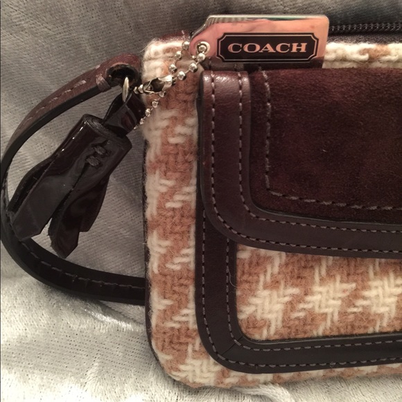 Vintage Coach Hampton Tweed Wristlet - Picture 3 of 6